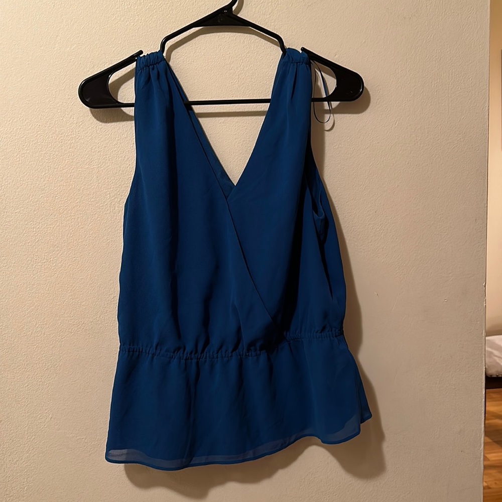 Banana Republic no sleeve blouse NWT size Medium